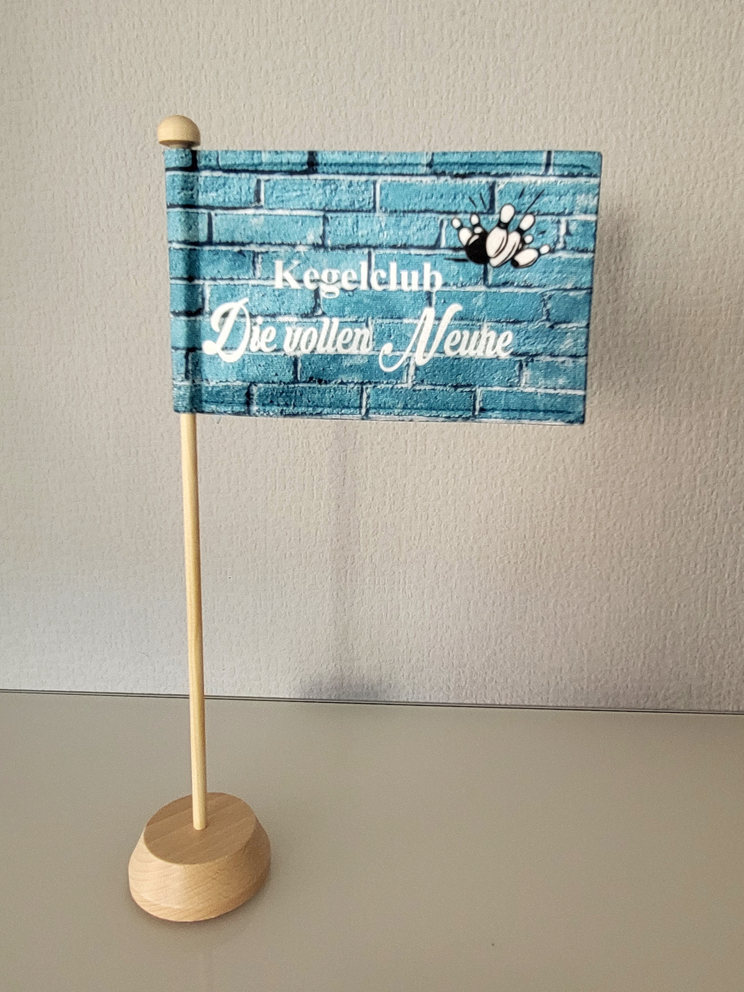 Tischfahne / Tischwimpel / Stammtisch-Schild mit Holzständer individuell bedruckt