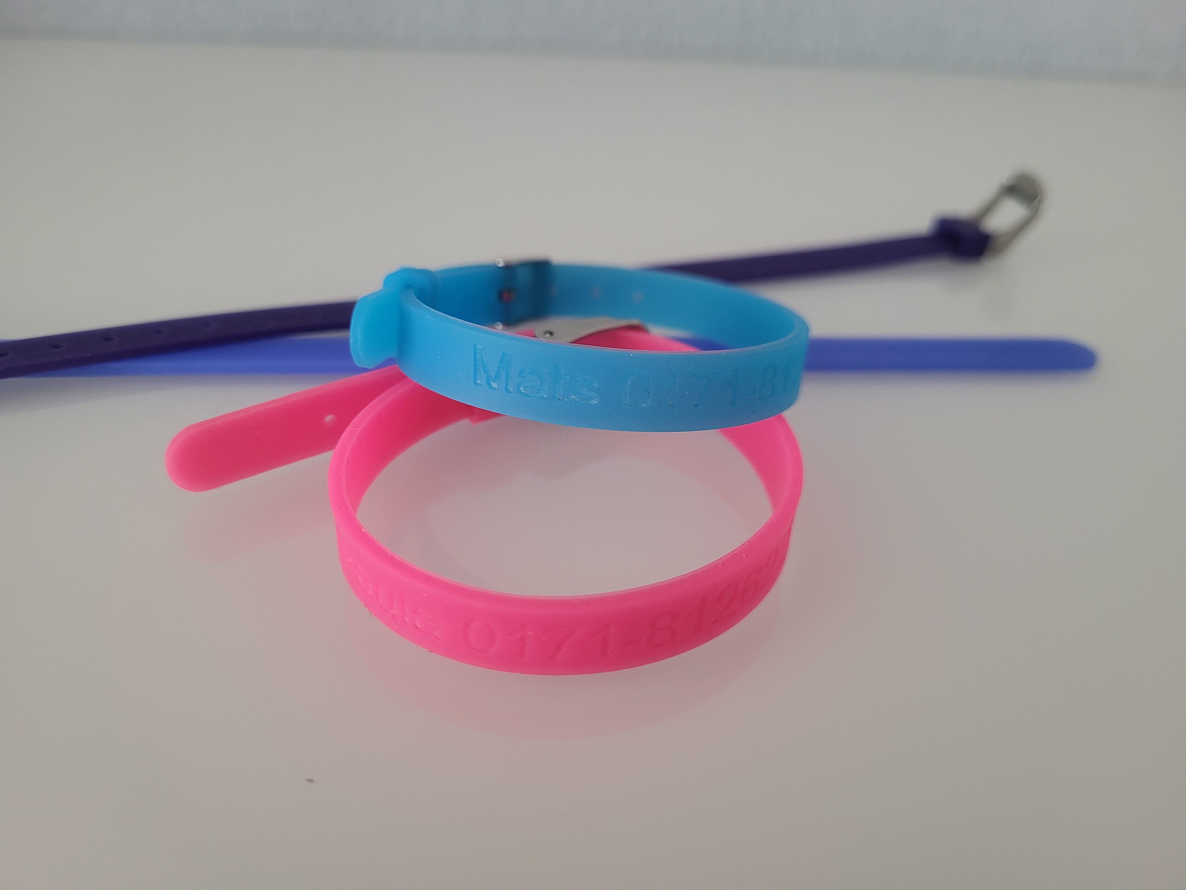 Notfall-/SOS-Armband aus Silikon mit Verschluß für Kinder